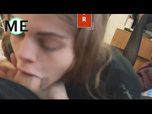 ❤️ Πούτσος στο λαιμό της, σκισμένο καλσόν και σκισμένα τακούνια ❤❌ Γαμημένο βίντεο ☑